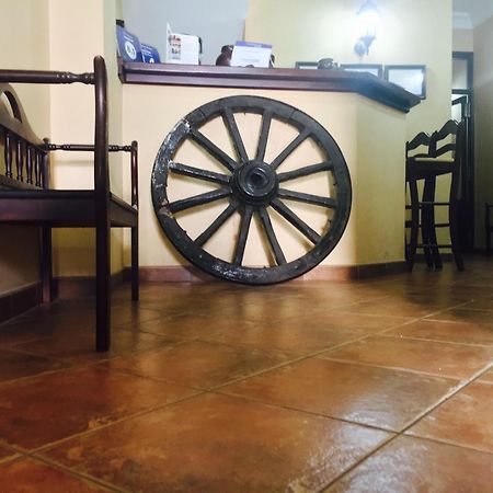Hostal Pechi Huévar Εξωτερικό φωτογραφία