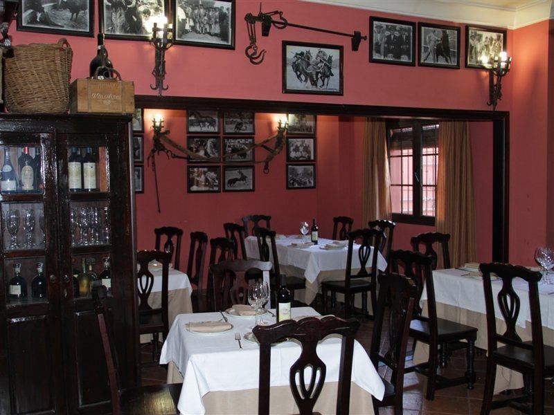 Hostal Pechi Huévar Εξωτερικό φωτογραφία