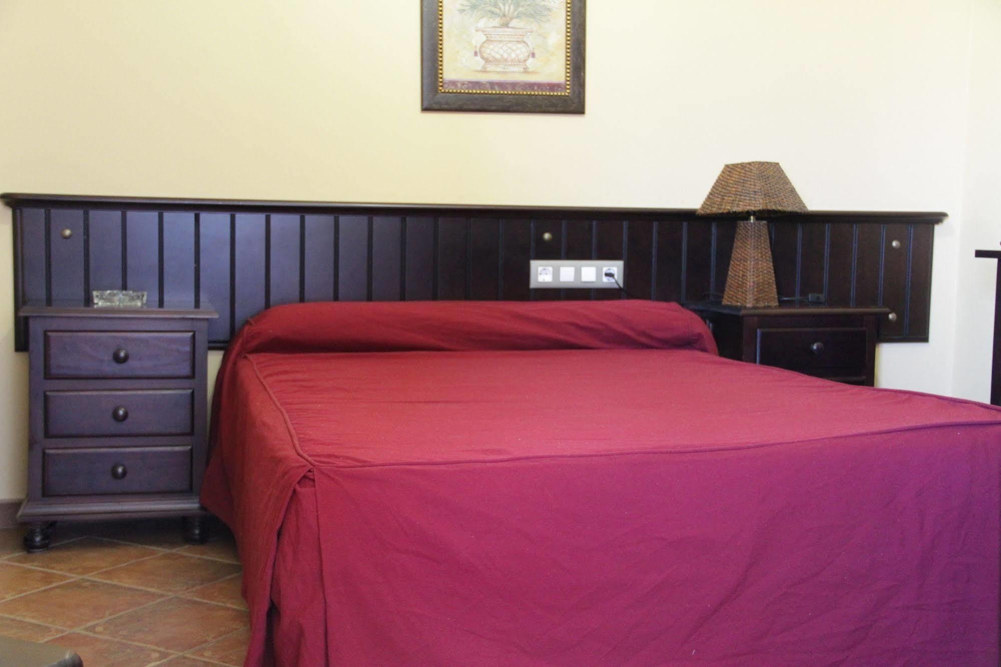 Hostal Pechi Huévar Εξωτερικό φωτογραφία