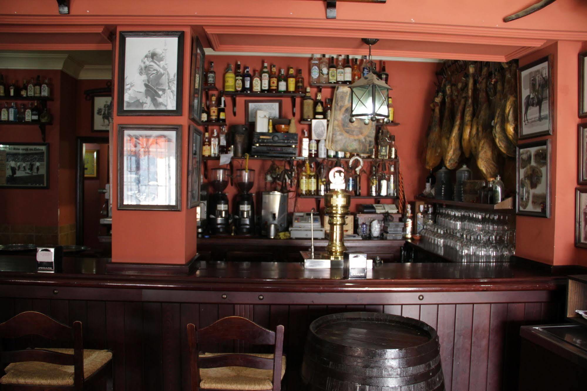 Hostal Pechi Huévar Εξωτερικό φωτογραφία