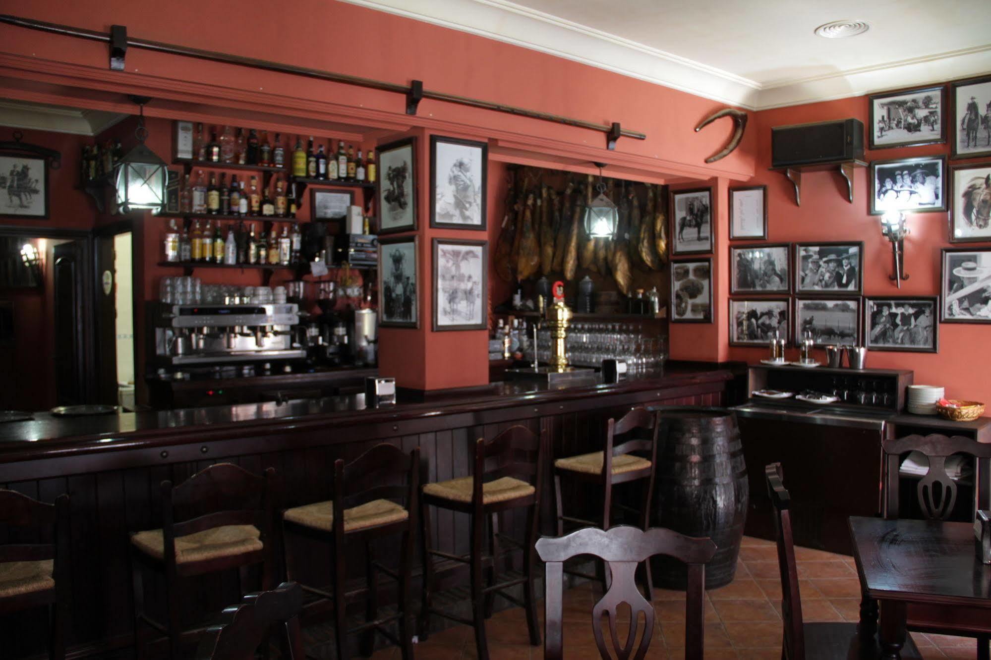 Hostal Pechi Huévar Εξωτερικό φωτογραφία
