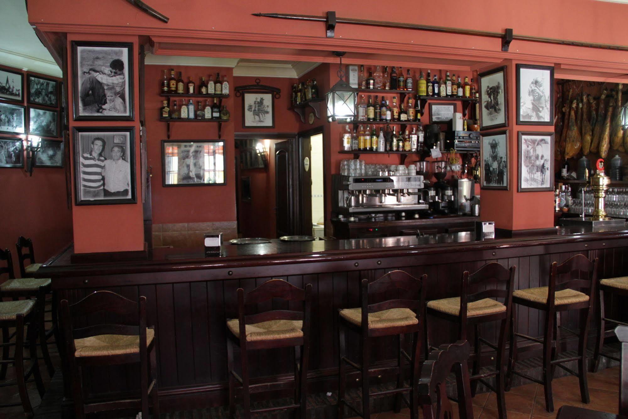 Hostal Pechi Huévar Εξωτερικό φωτογραφία