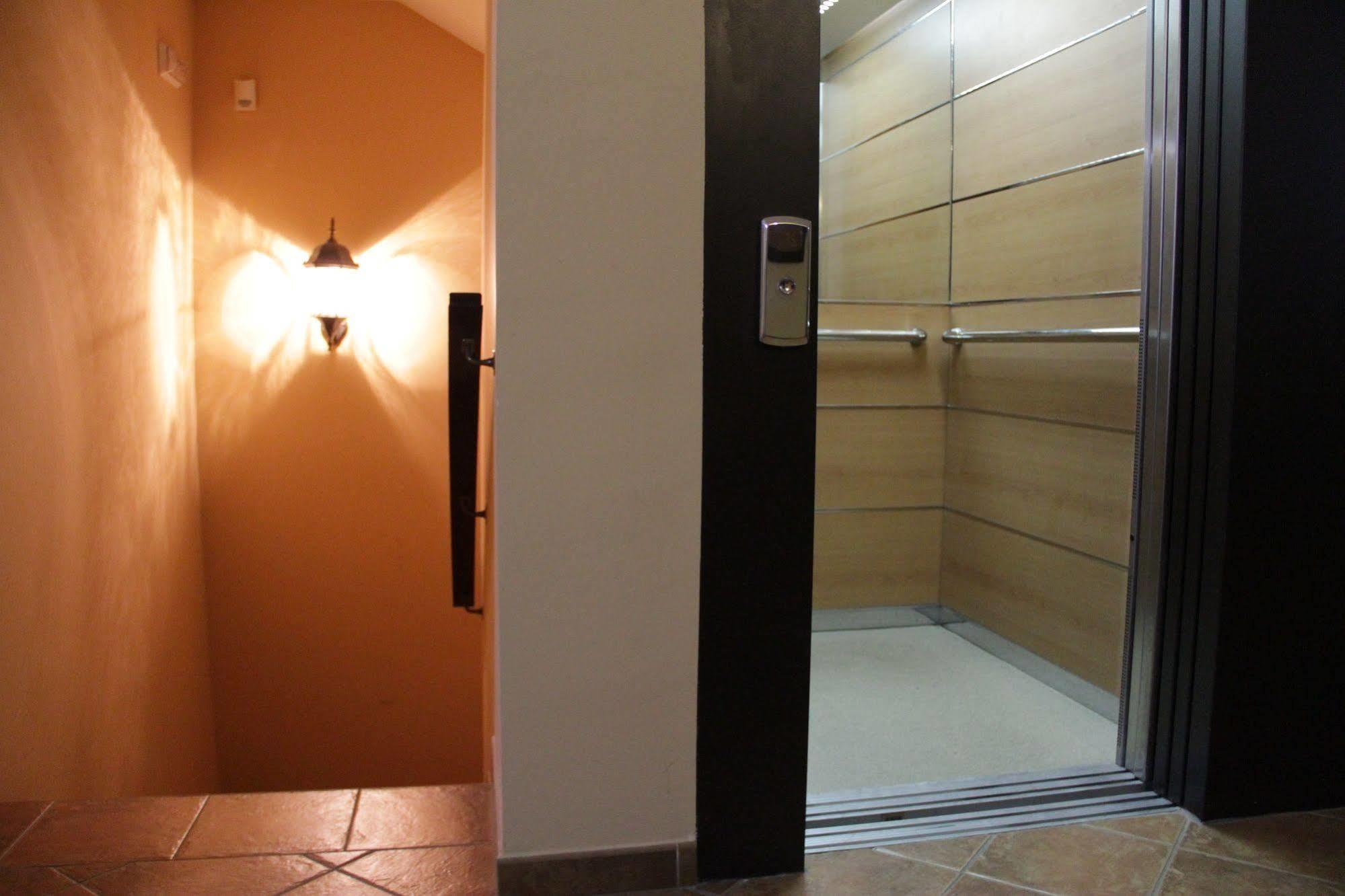 Hostal Pechi Huévar Εξωτερικό φωτογραφία